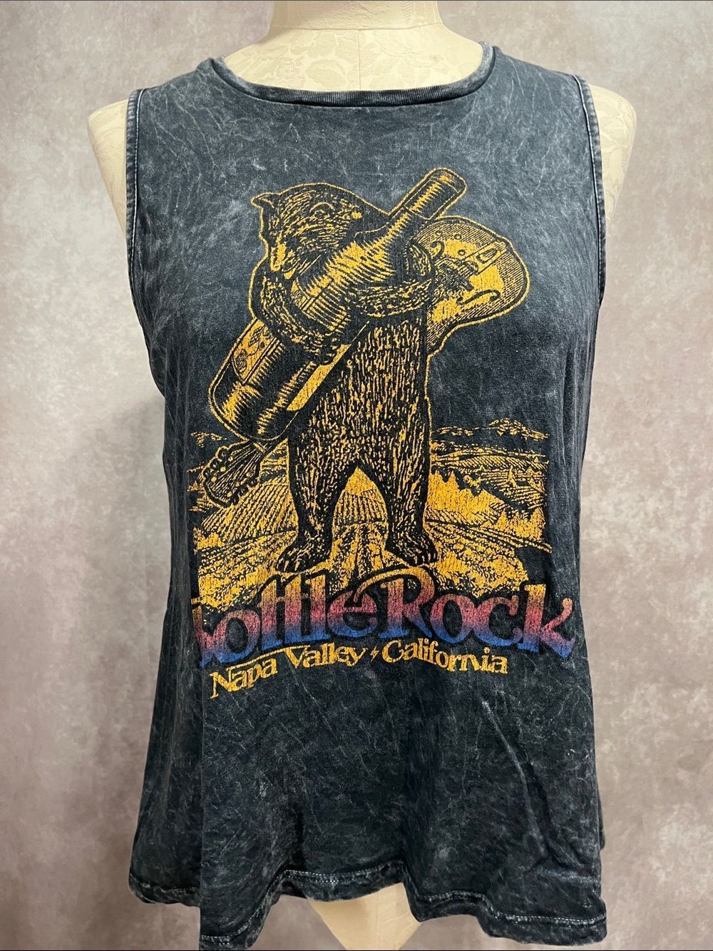 BottleRock by Golden Goods Gray Distressed Muscle Tee size medium